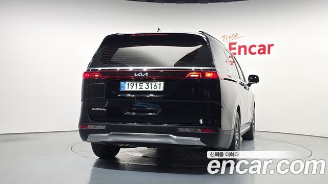 Kia Canival 2023 — photo 4