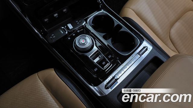 Kia Canival 2023 — photo 9