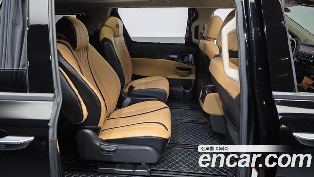 Kia Canival 2023 — photo 12