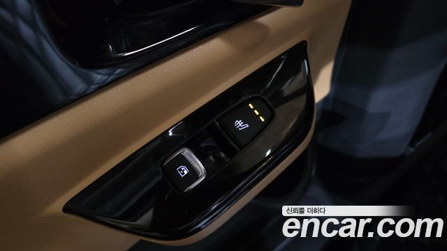 Kia Canival 2023 — photo 18