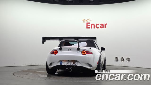 Mazda MX-5 Miata 2019 — photo 4