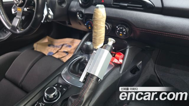 Mazda MX-5 Miata 2019 — photo 16