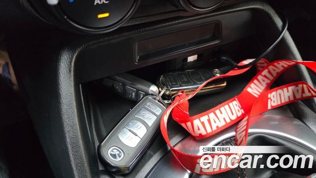 Mazda MX-5 Miata 2019 — photo 18