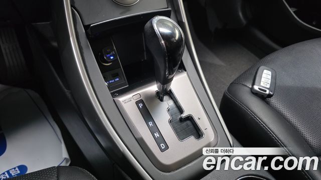 Hyundai AVANTE 2014 — photo 12