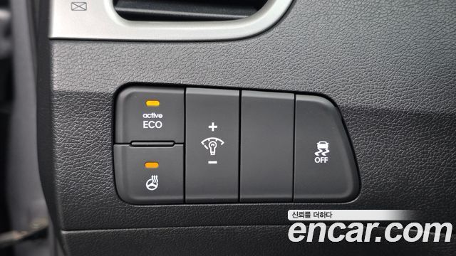 Hyundai AVANTE 2014 — photo 25