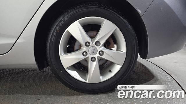 Hyundai AVANTE 2014 — photo 7