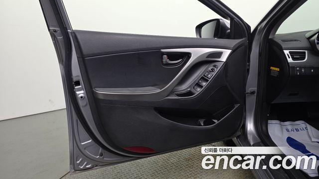 Hyundai AVANTE 2014 — photo 14