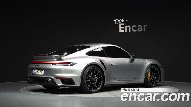 Porsche 911 2022 — photo 2