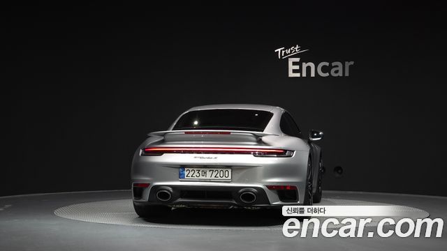 Porsche 911 2022 — photo 4