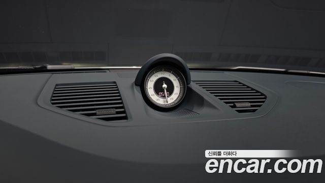 Porsche 911 2022 — photo 24