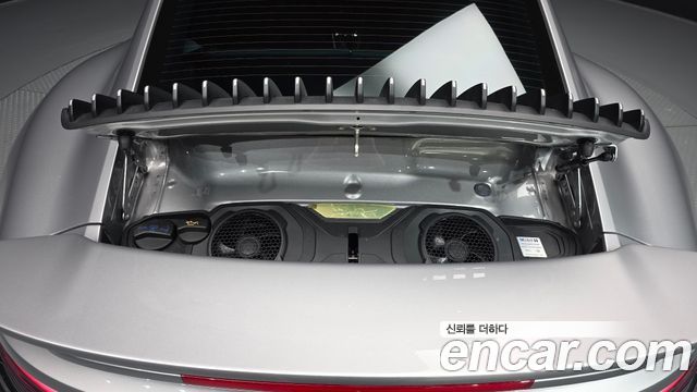 Porsche 911 2022 — photo 26