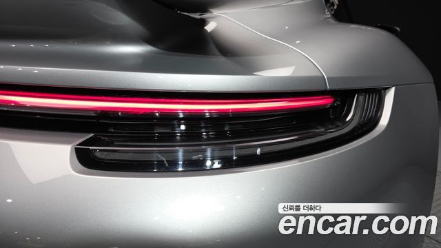 Porsche 911 2022 — photo 9