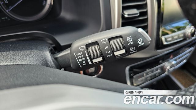 KG Mobility Rexton 2018 — photo 20