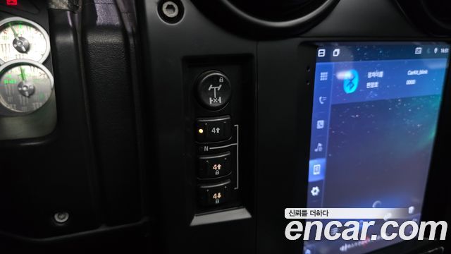 Hummer H2 2005 — photo 16
