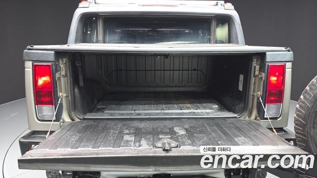 Hummer H2 2005 — photo 20