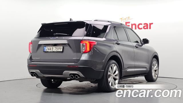 Ford Explorer 2022 — photo 2