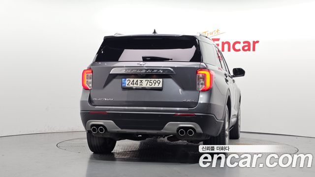Ford Explorer 2022 — photo 4