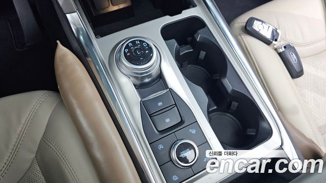Ford Explorer 2022 — photo 12