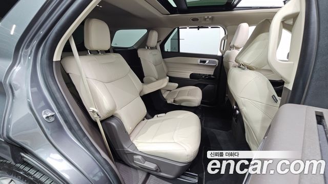 Ford Explorer 2022 — photo 17