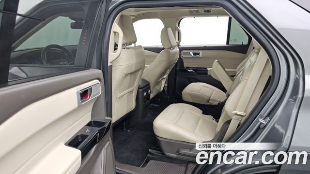 Ford Explorer 2022 — photo 18