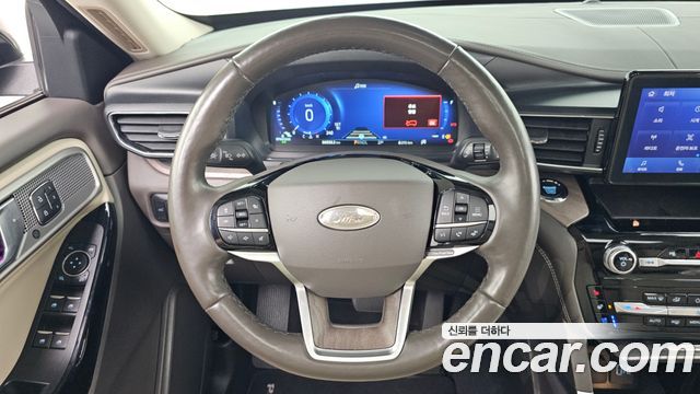 Ford Explorer 2022 — photo 19