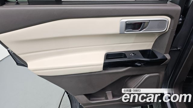 Ford Explorer 2022 — photo 15