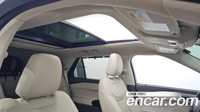 Ford Explorer 2022 — photo 29