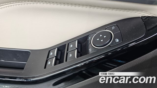 Ford Explorer 2022 — photo 31