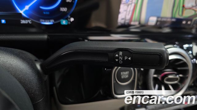 Mercedes-Benz EQA 2026 — photo 12