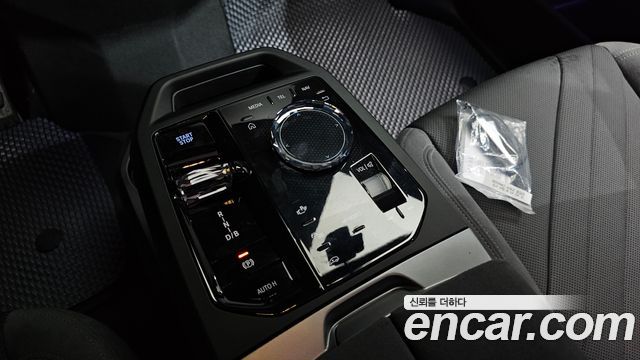 BMW iX 2026 — photo 12