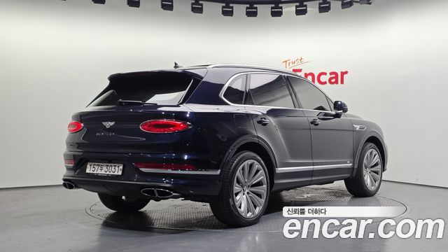 Bentley Bentayga 2022 — photo 2