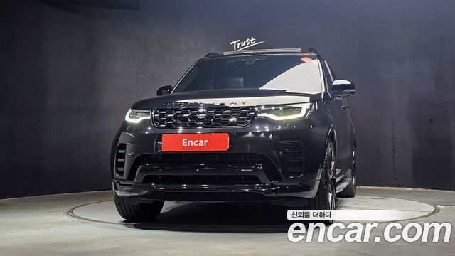 Land Rover Discovery 2023 — photo 3