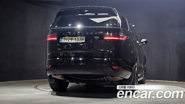 Land Rover Discovery 2023 — photo 4