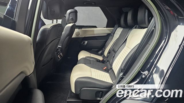 Land Rover Discovery 2023 — photo 18