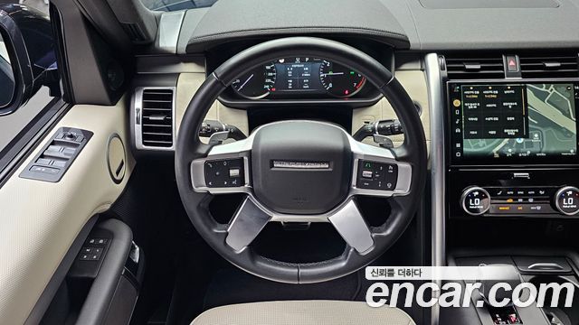 Land Rover Discovery 2023 — photo 19
