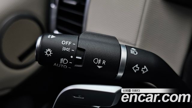 Land Rover Discovery 2023 — photo 26