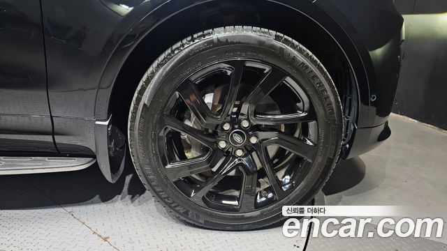 Land Rover Discovery 2023 — photo 7