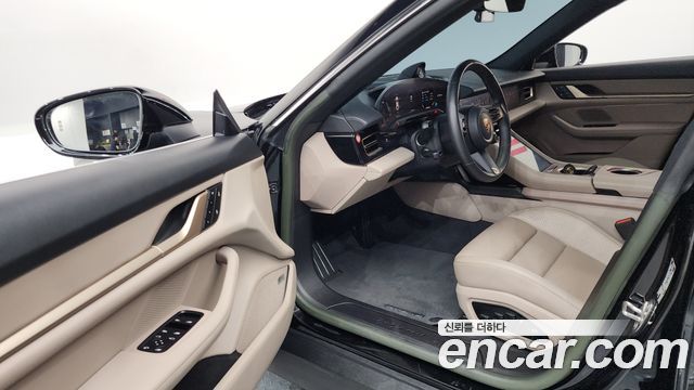 Porsche Taycan 2022 — photo 13