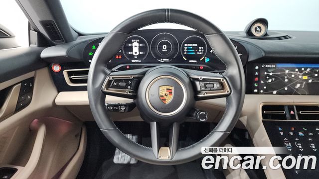 Porsche Taycan 2022 — photo 19