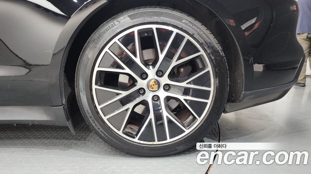 Porsche Taycan 2022 — photo 7