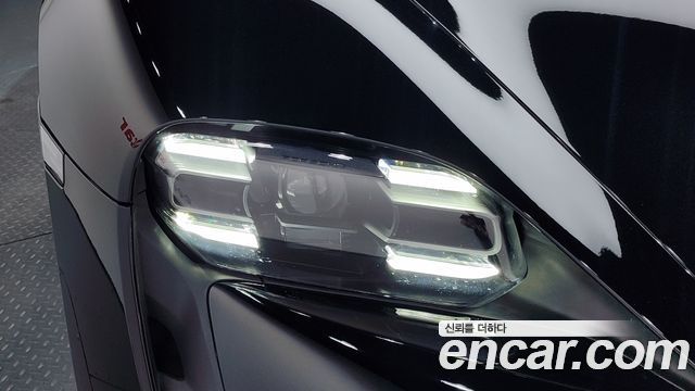 Porsche Taycan 2022 — photo 8
