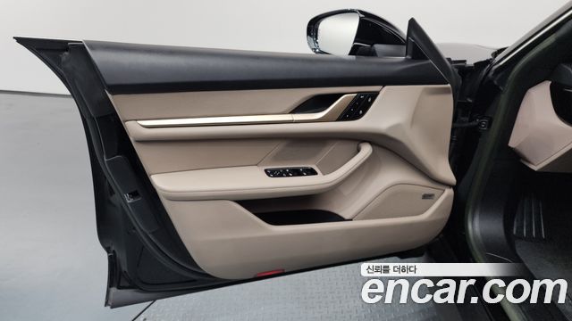 Porsche Taycan 2022 — photo 14