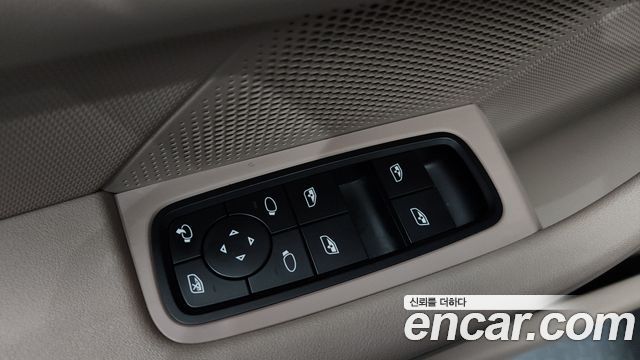 Porsche Taycan 2022 — photo 29
