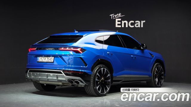 Lamborghini Urus 2021 — photo 2