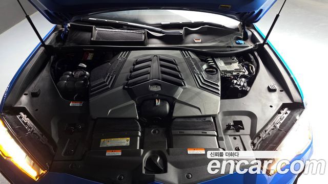 Lamborghini Urus 2021 — photo 6