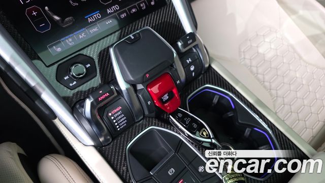 Lamborghini Urus 2021 — photo 12