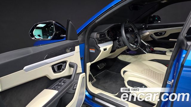 Lamborghini Urus 2021 — photo 13
