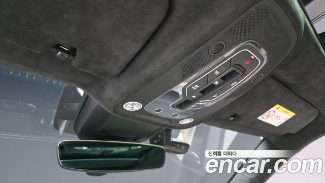 Lamborghini Urus 2021 — photo 25