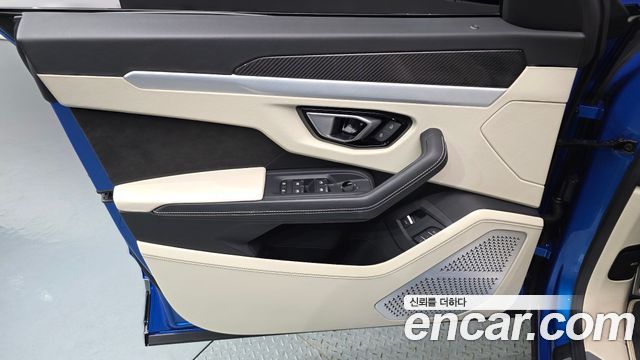 Lamborghini Urus 2021 — photo 14