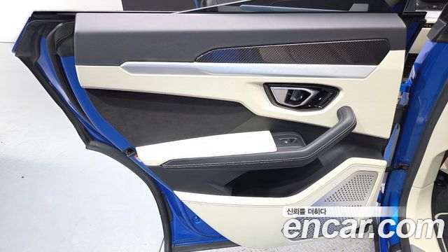 Lamborghini Urus 2021 — photo 15